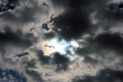 Vallee-Christophe-trouee-de-soleil-au-travers-les-nuages