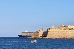 Malte-bateau-de-croisiere-sort-de-La-Valette-4