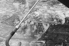 Elisa-Sous-la-pluie-Presqu_inutile